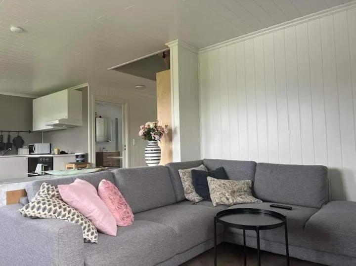 Lekkert Gjestehus Med Gratis Parkering Pa Stedet. Levanger Exterior foto