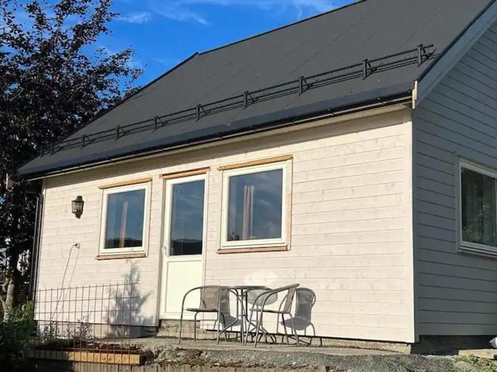 Lekkert Gjestehus Med Gratis Parkering Pa Stedet. Levanger Exterior foto