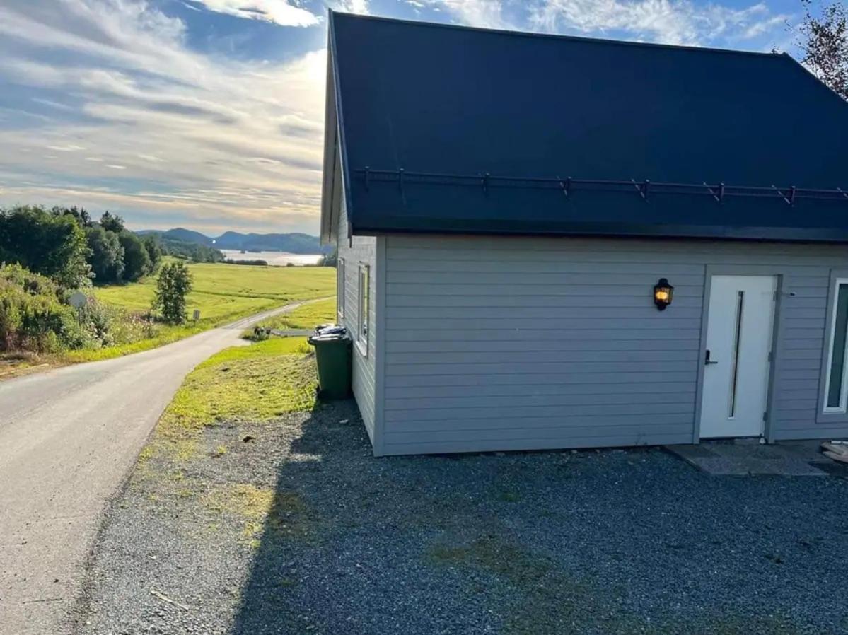 Lekkert Gjestehus Med Gratis Parkering Pa Stedet. Levanger Exterior foto